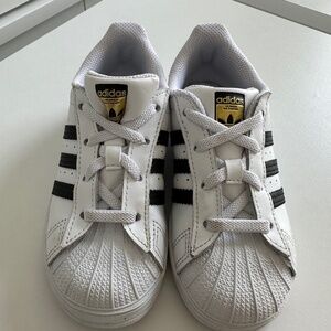 Adidas superstar toddler size 10